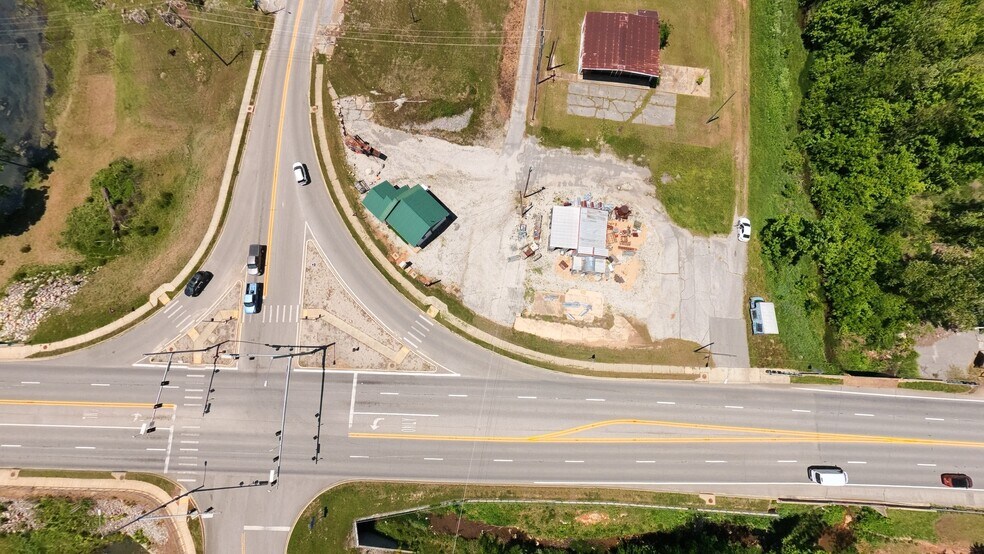 More Photos Of 15 Main St, Mammoth Spring Service Station For Sale