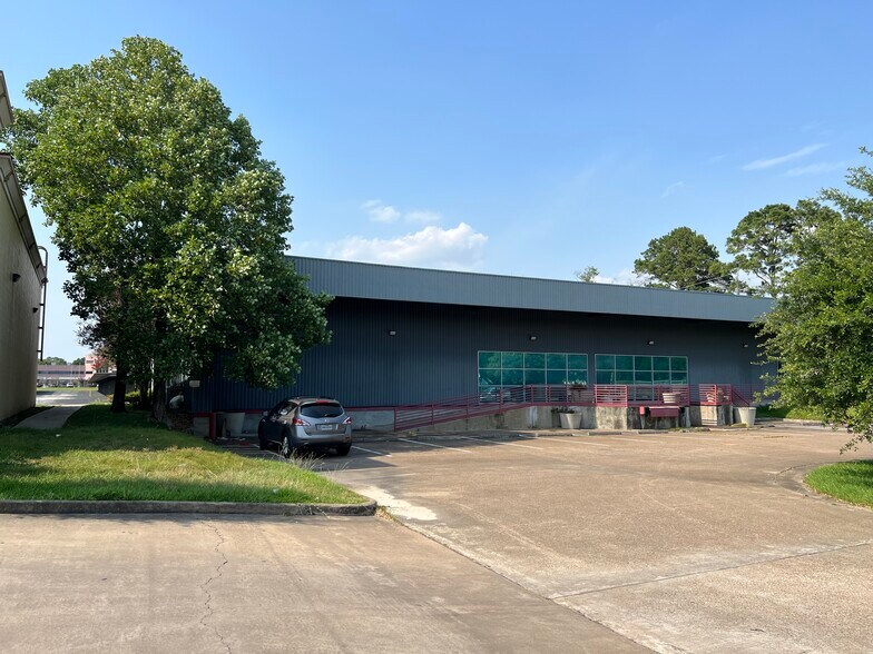 More Photos Of 1325 S Dairy Ashford Rd, Houston Office For Lease