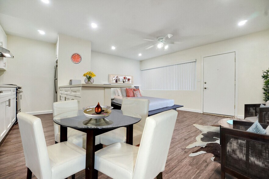 More Photos Of 14849 Vanowen St, Van Nuys Apartments For Sale