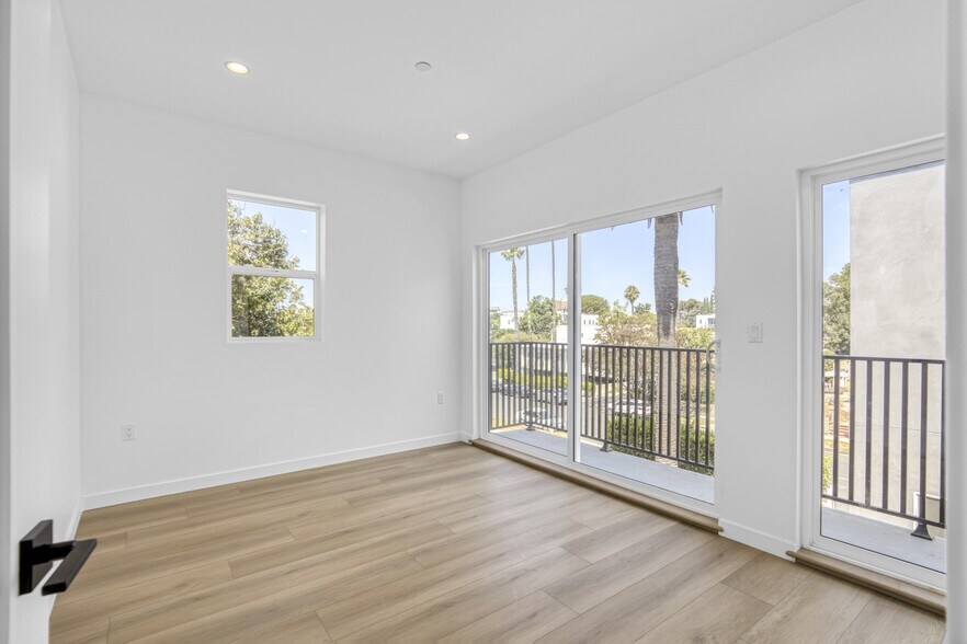 More Photos Of 10828 Hesby St, North Hollywood Apartments For Sale