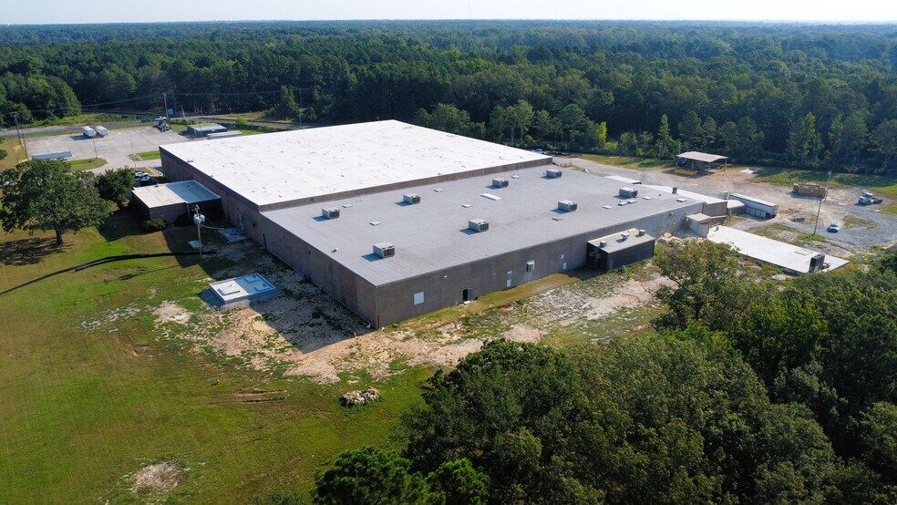 More Photos Of 3411 N Hutchinson St, Pine Bluff Manufacturing For Lease