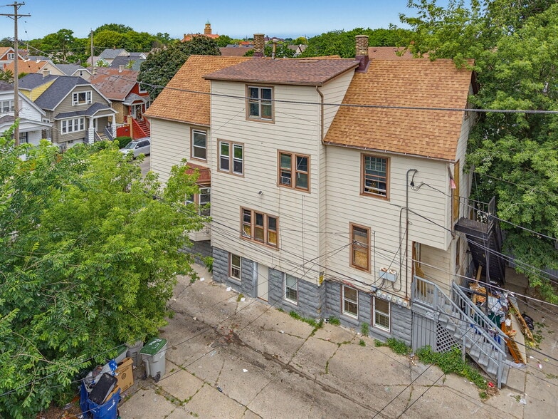 More Photos Of , Milwaukee Multifamily For Sale