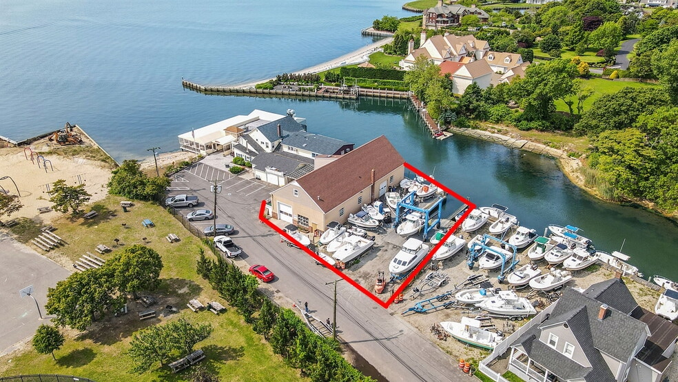 More Photos Of 24 Cottage Ave, Bay Shore Marina For Sale