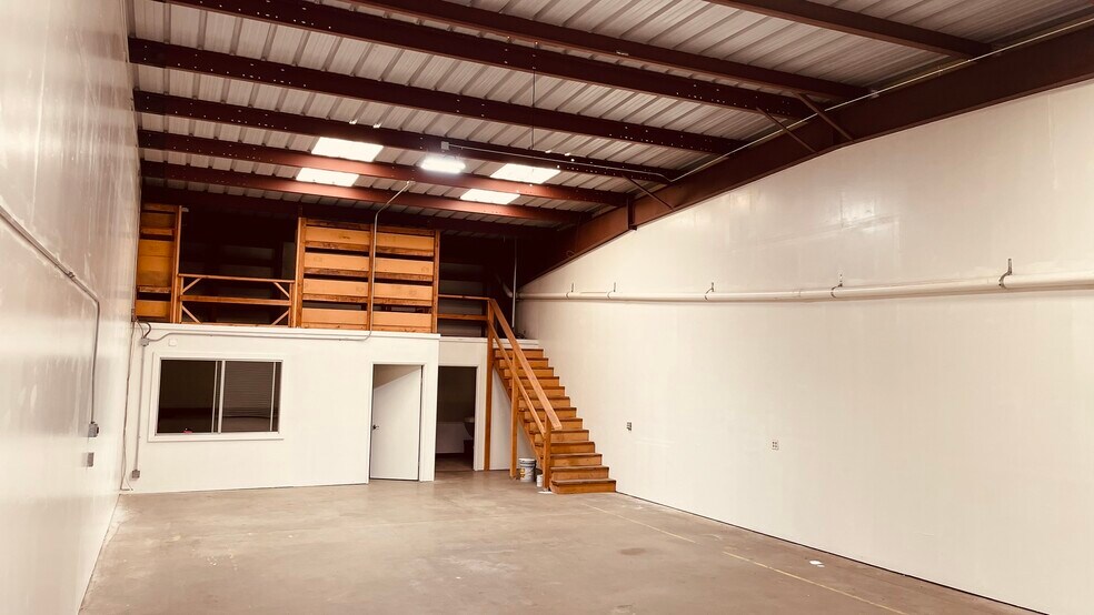 More Photos Of 557-561 Brunken Ave, Salinas Warehouse For Lease