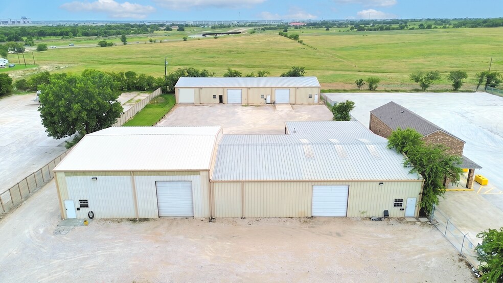 More Photos Of 9717 Industrial Rd, Justin Warehouse For Lease