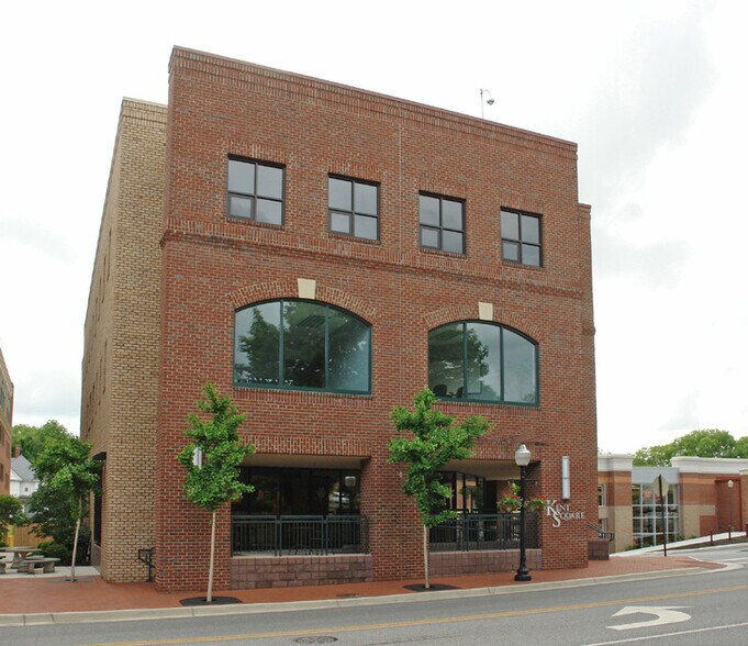 More Photos Of 202 S Main St, Blacksburg Apartments For Lease