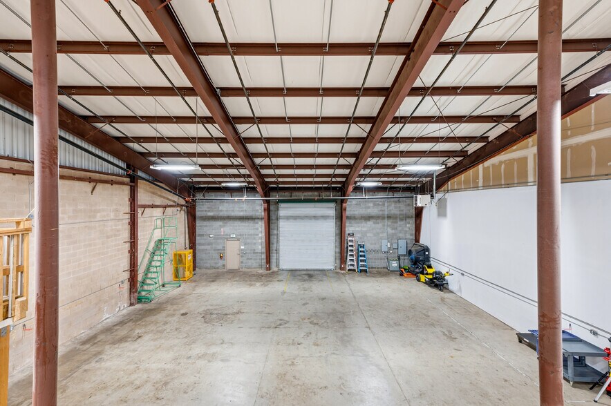 More Photos Of 17278-17310 Cattle Dr, Penn Valley Warehouse For Lease
