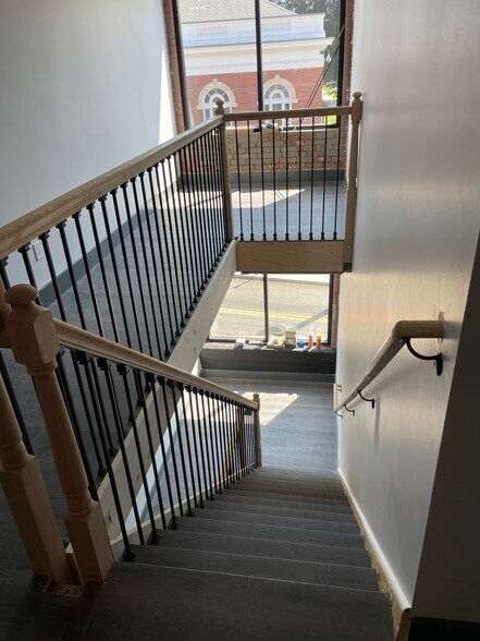 More Photos Of 267-269 Main St, Bristol Apartments For Sale