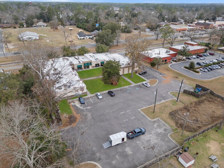 More Photos Of 175 W Railroad St, Pembroke Storefront For Sale