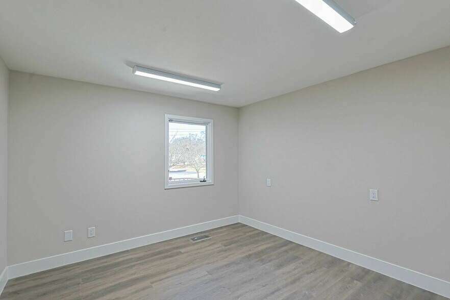 More Photos Of 1906 Warm Springs Rd, Columbus Medical For Sale