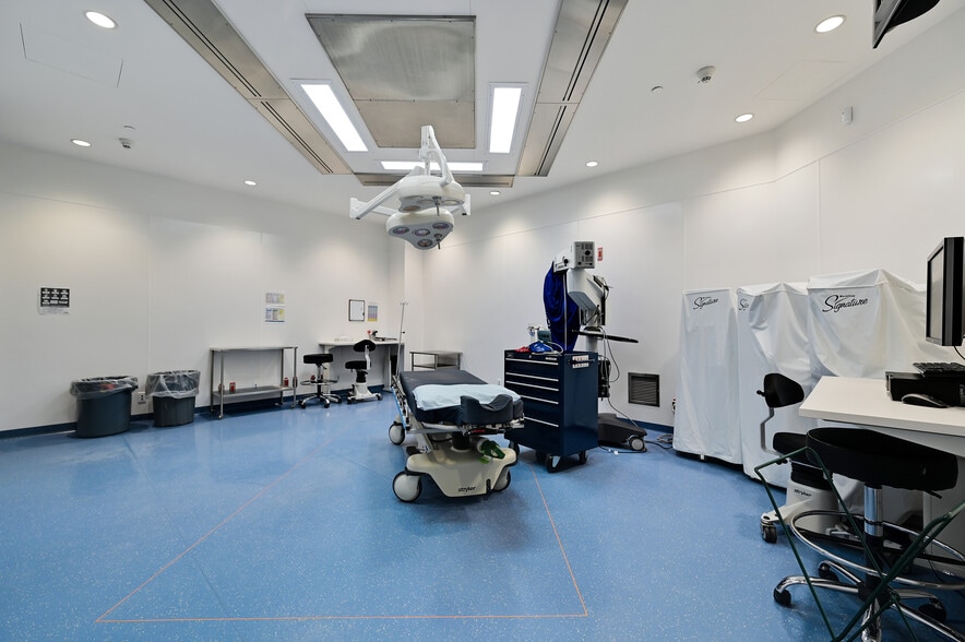 More Photos Of 5340 1st St SW, Calgary Medical For Lease