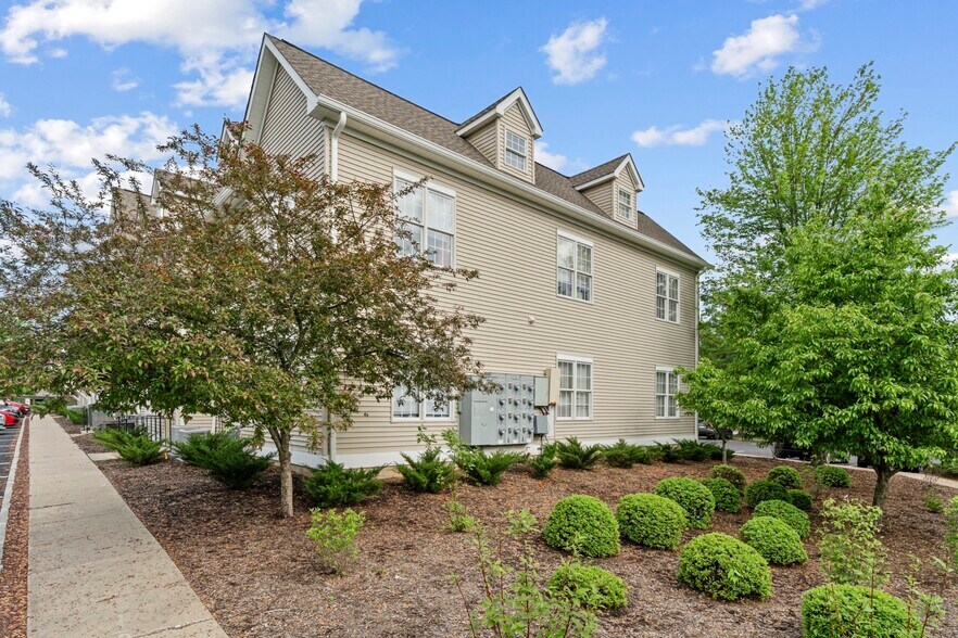 More Photos Of 4 Walter E Foran Blvd, Flemington Office For Sale