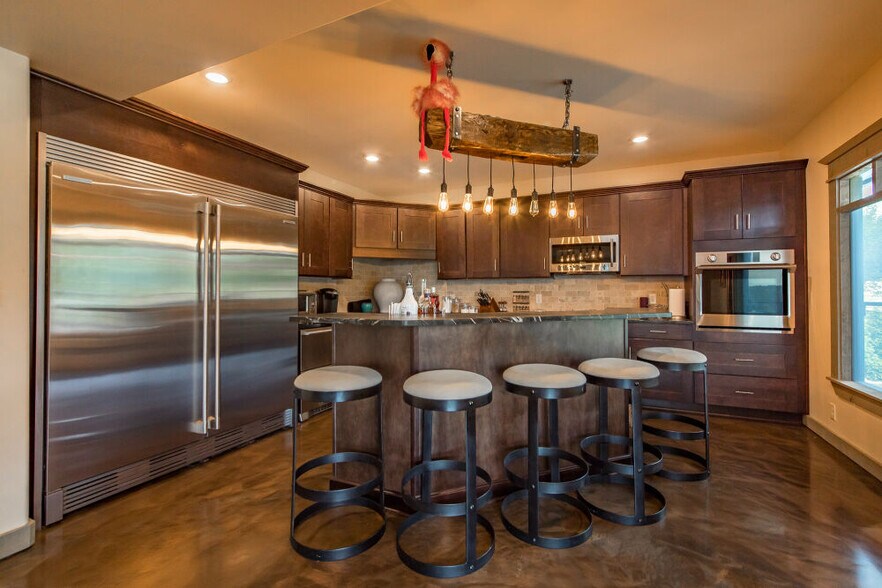 More Photos Of 7910 Edgemont Rd, Greers Ferry Apartments For Sale