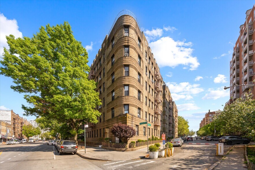 More Photos Of 1120 Brighton Beach Ave, Brooklyn Apartments For Sale