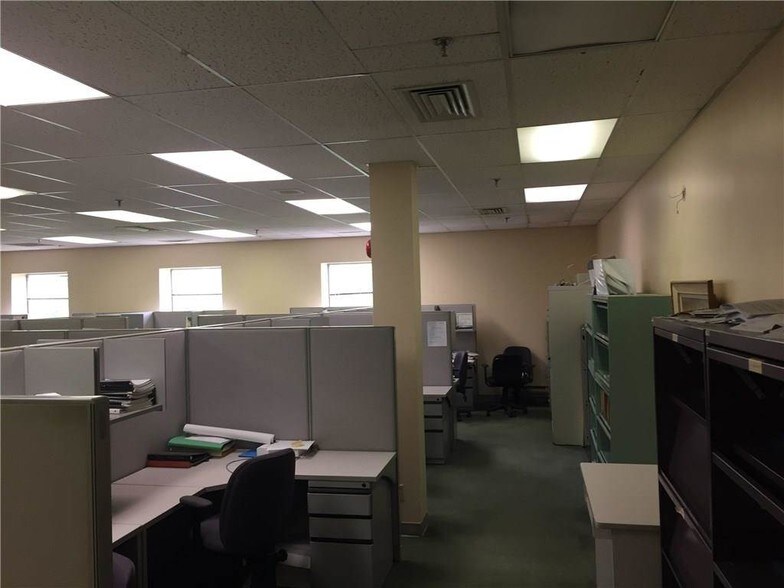More Photos Of 2821 Riverside Dr, Ottawa Office For Sale