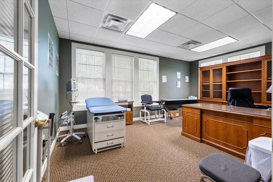 More Photos Of 11533 Nuckols Rd, Glen Allen Medical For Sale
