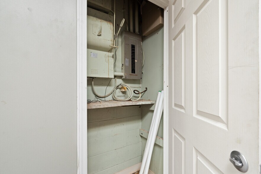 More Photos Of 677 S Cardinal Ln, Scottsburg Industrial For Sale