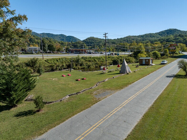 More Photos Of 125 Tee Pee Dr, Whittier Hotel For Sale