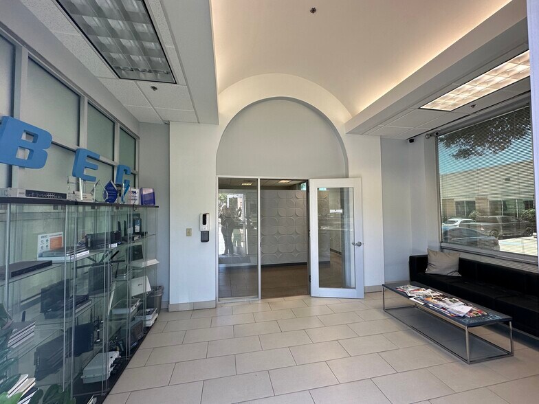 More Photos Of 3301 Matrix Dr, Richardson Research And Development For Sale