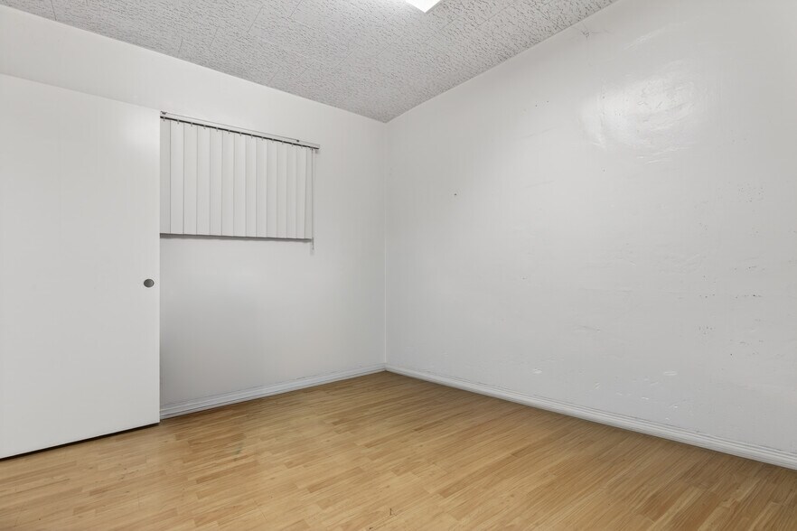 More Photos Of 4160 Verdugo Rd, Los Angeles Office For Sale