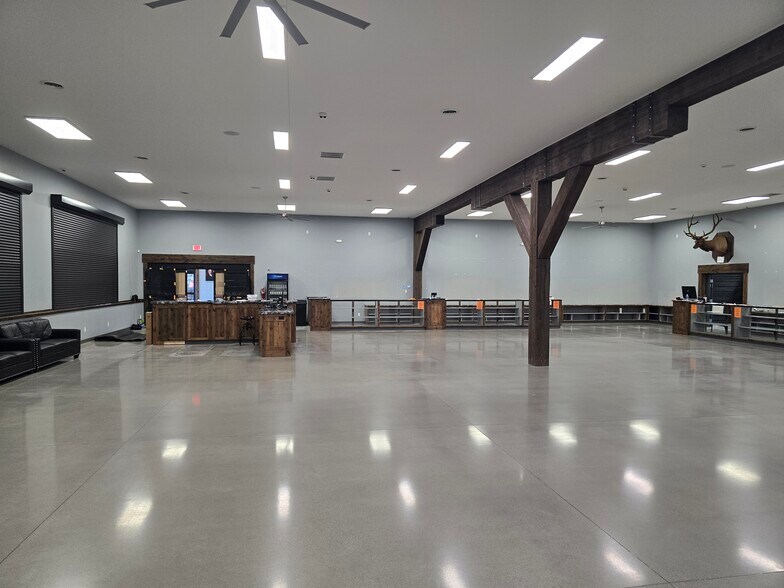 More Photos Of 870 N 2nd E, Rexburg General Retail For Lease