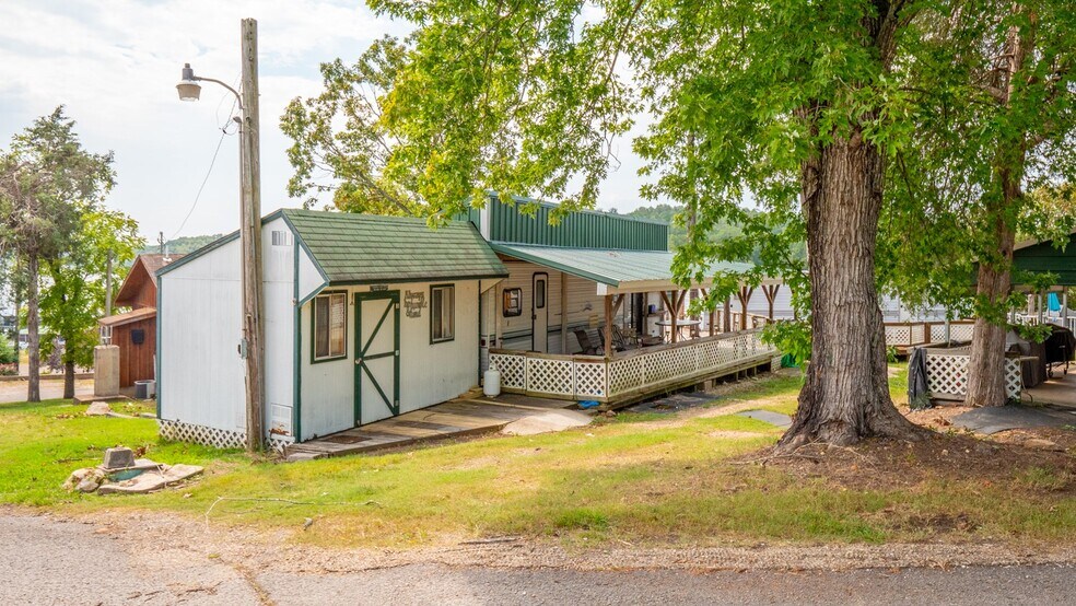 More Photos Of 509 LB Cook Memorial Dr, Theodosia Hotel For Sale