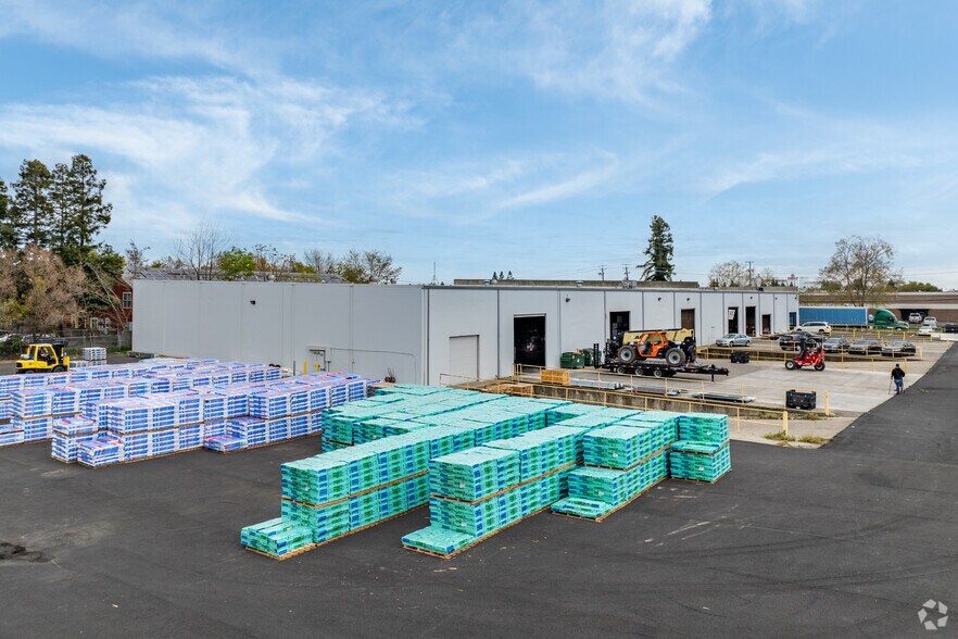 More Photos Of 2510 Evergreen Ave, West Sacramento Distribution For Sale
