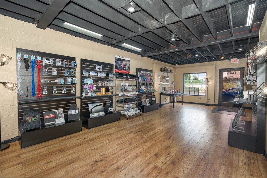 More Photos Of 946 S Chapman St, Greensboro Warehouse For Sale