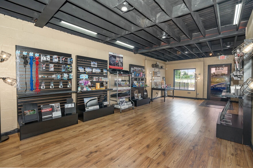 More Photos Of 946 S Chapman St, Greensboro Warehouse For Sale