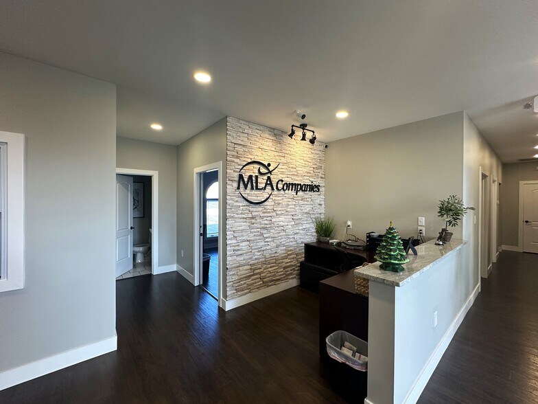 More Photos Of 35 Commercial Way, Springboro Office For Sale