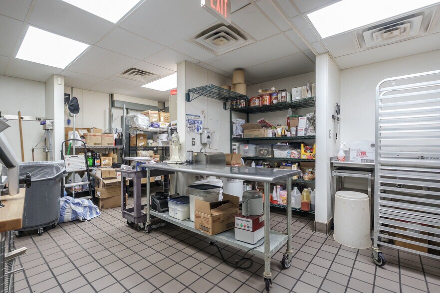 More Photos Of 113 N Farmer St, Otsego Bar For Sale