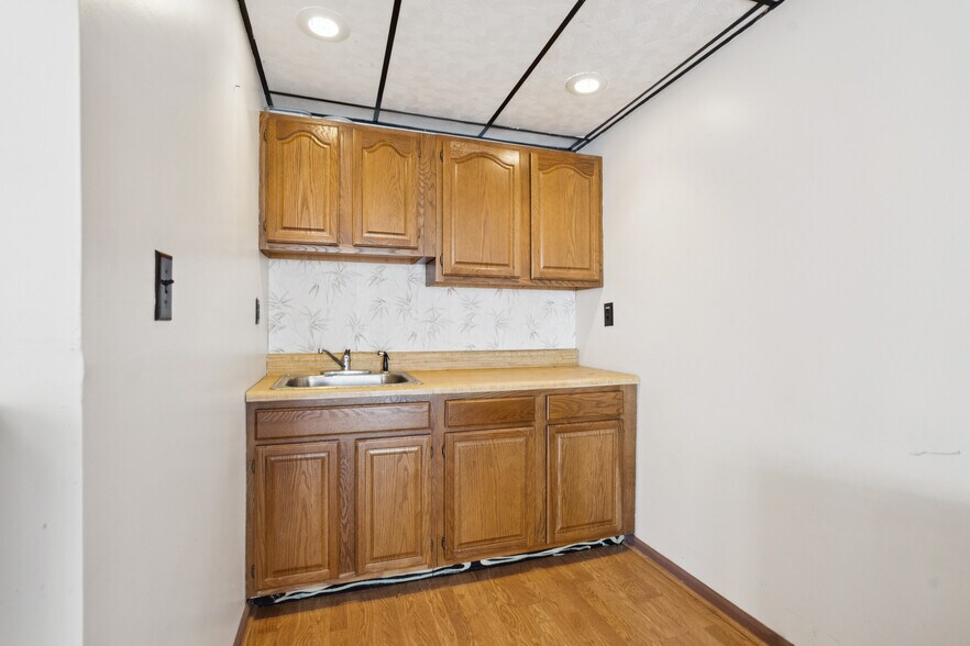 More Photos Of 201-203 E Broadway, Salem Office For Sale