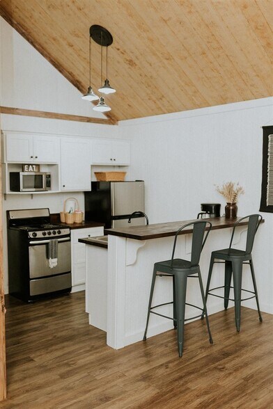 More Photos Of 896 Wilderness Rd, Mammoth Cave All Leisure For Sale
