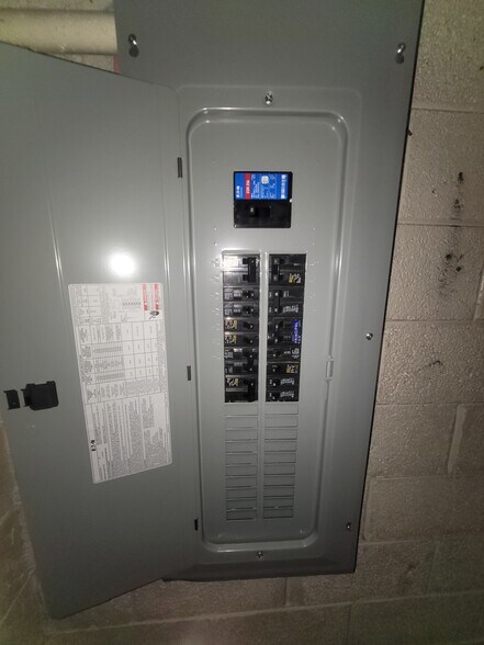 More Photos Of 1458 W 32nd St, Indianapolis Apartments For Sale