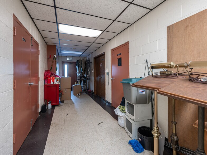 More Photos Of 60 Phifer St, Asheville Medical For Sale