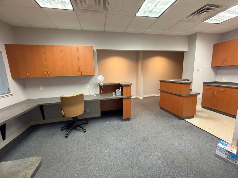 More Photos Of 97 Cedar Grove Ln, Somerset Office For Lease