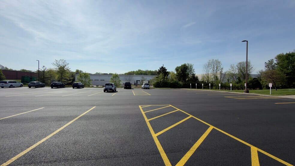 More Photos Of 1102 Aviation Blvd, Hebron Warehouse For Lease