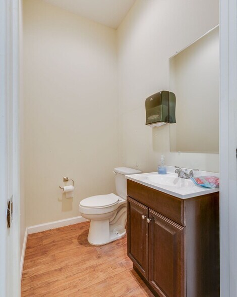 More Photos Of 3815 Highway 66 S, Rogersville Office For Lease