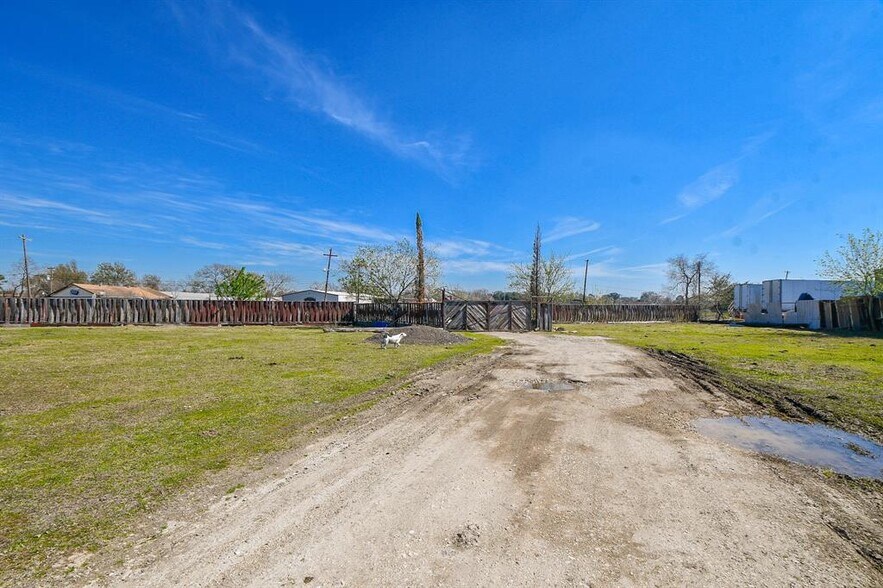 More Photos Of 1760 Allen Genoa Rd, Houston Land For Sale