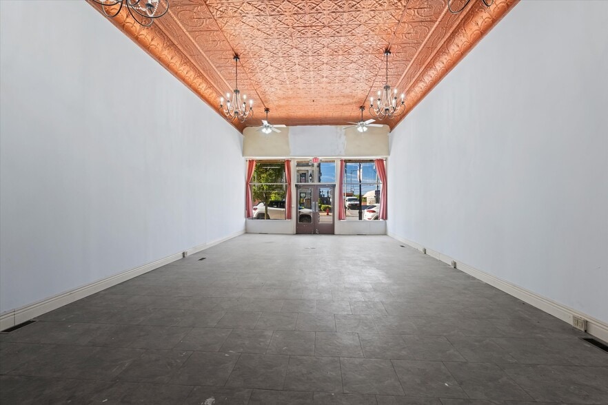 More Photos Of 127-131 W Market St, Cadiz Storefront Retail Residential For Sale