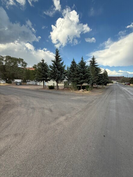 More Photos Of 5410 E Commerce Ave, Flagstaff Warehouse For Lease