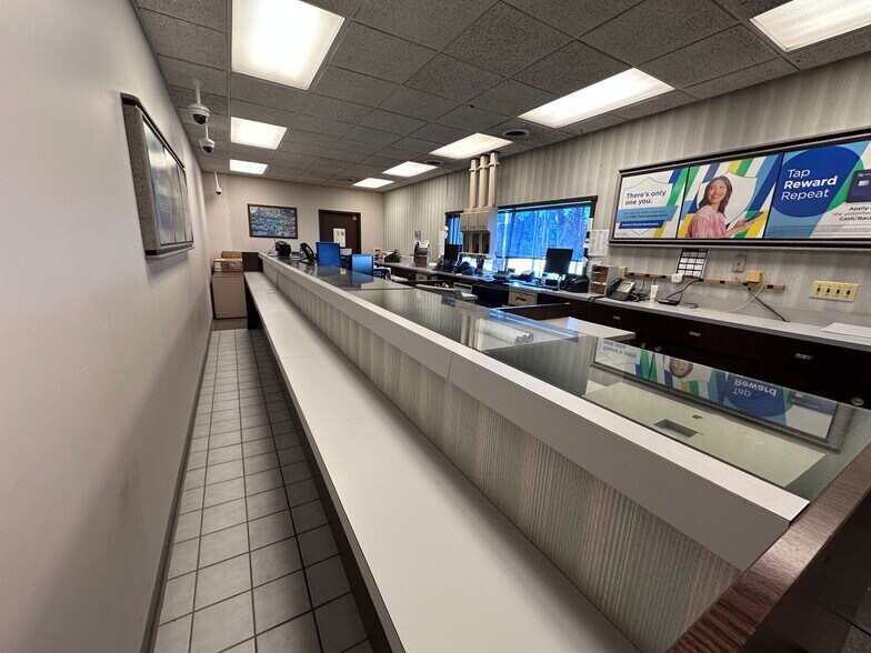 More Photos Of 1219 N Mitchell St, Cadillac Bank For Lease