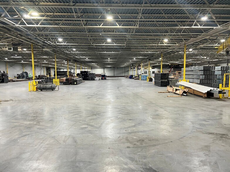 More Photos Of 5700 E Belknap St, Haltom City Warehouse For Sale