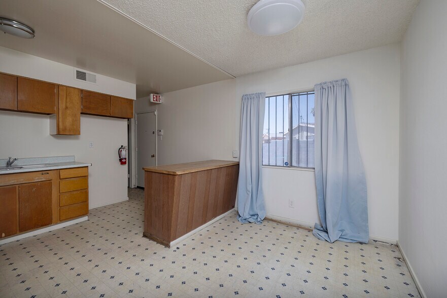 More Photos Of 5021 Alta Dr, Las Vegas Office Residential For Sale