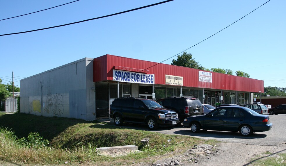 Primary Photo Of 7430 Long Point Rd, Houston Unknown For Lease