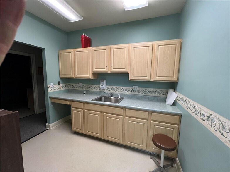 More Photos Of 93 Boundary Ln, Beaver Office For Sale
