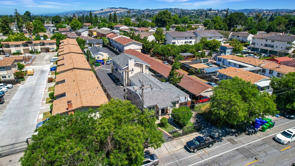 More Photos Of 204 Sunset Blvd, Hayward Apartments For Sale