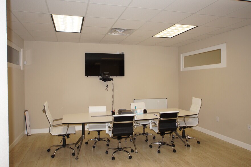 More Photos Of 2219 Sawdust Rd, The Woodlands Loft Creative Space For Lease