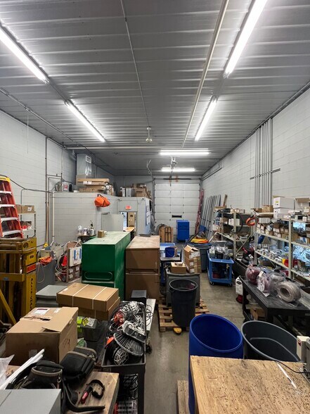More Photos Of 2879-2893 Sanford Ave SW, Grandville Warehouse For Lease