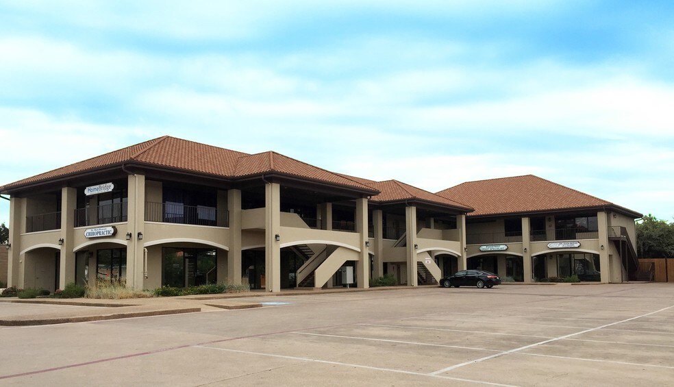 More Photos Of 5521 S Bellaire Dr, Fort Worth Medical For Lease